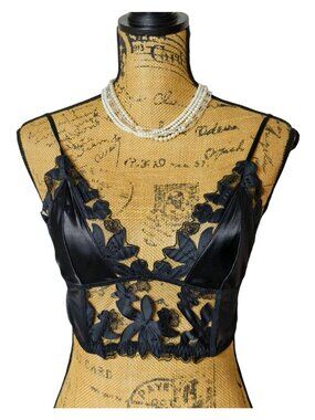 Victorias Secret M Black Lace Satin Bralette Wireless Longline Crop Elegant Sexy